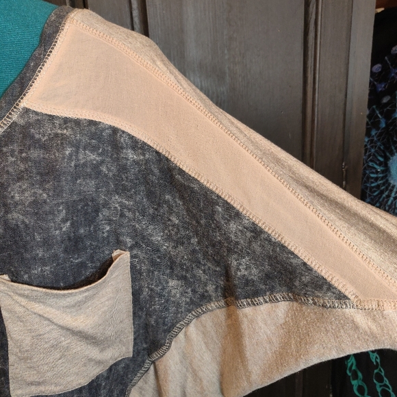 LAST CHANCE Akira Loose Fit Bat Wing Top - Picture 4 of 16